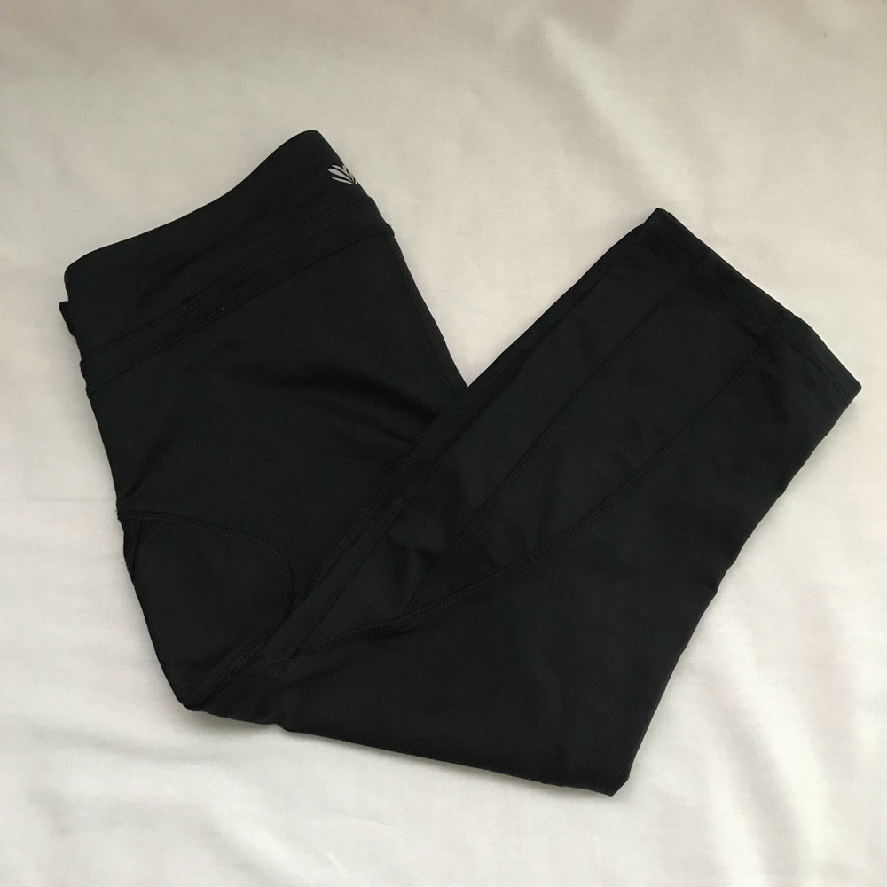 BLACK ACTIVE CAPRI